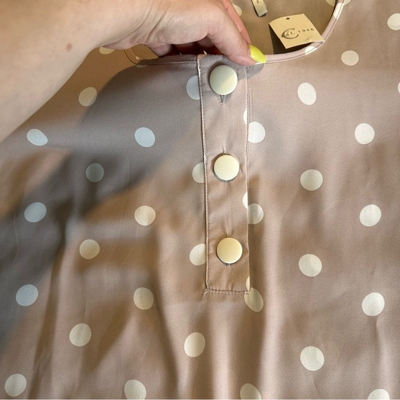 Cato Est. 1946 Women’s Polka Dot Top Blouse Size 26/28 NWT - Picture 4 of 9